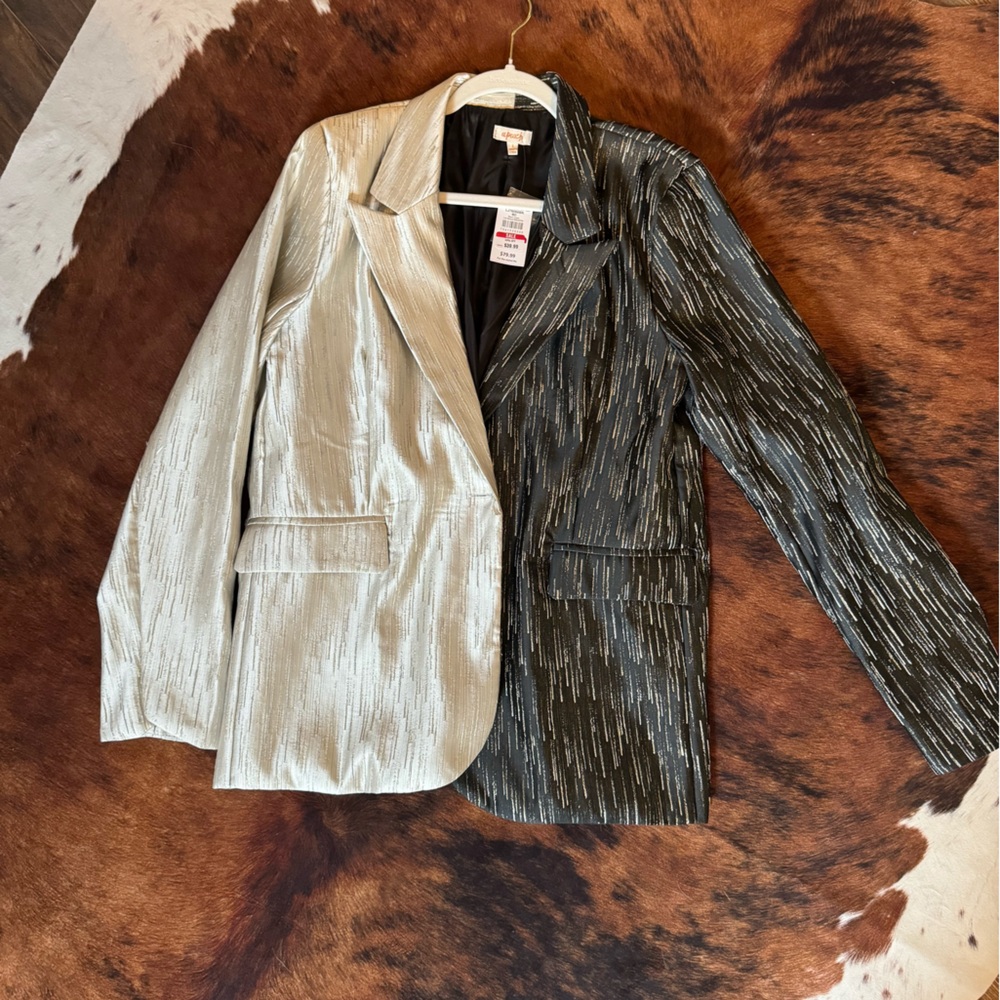 Buckle Women's Silver and Black Blazer